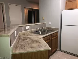 Photo #3: 2330134 Listing