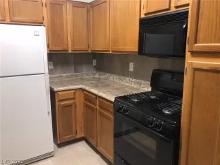 Photo #4: 2330134 Listing