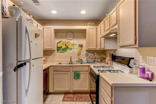 Photo #6: 2330157 Listing 