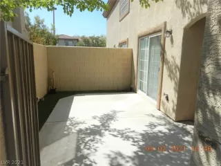 Photo #1: 2330162 Listing 