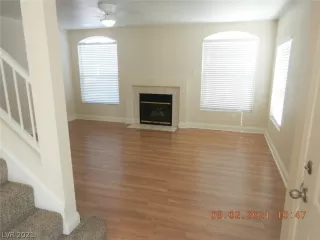 Photo #2: 2330162 Listing 