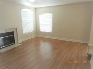 Photo #3: 2330162 Listing 