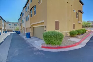 Photo #5: 2330170 Listing