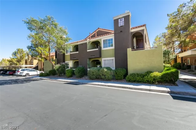 MLS: 2330172 Condo For Sale