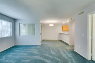 Photo #4: 2330172 Listing