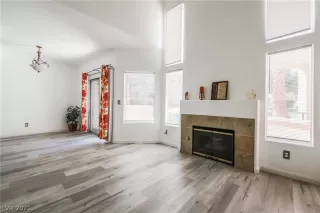 Photo #4: 2330190 Listing 