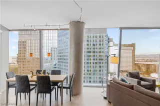 Photo #4: 2330193 Listing