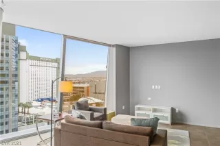 Photo #5: 2330193 Listing