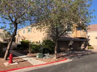 Photo #1: 2330213 Listing