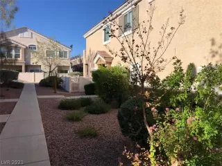 Photo #2: 2330213 Listing