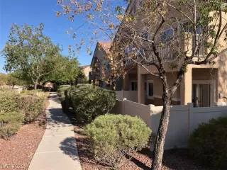 Photo #5: 2330213 Listing