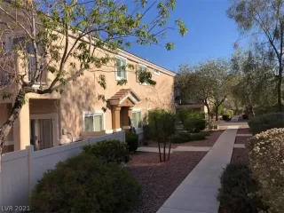 Photo #6: 2330213 Listing