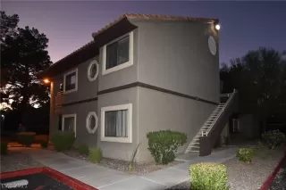 Photo #5: 2330216 Listing 