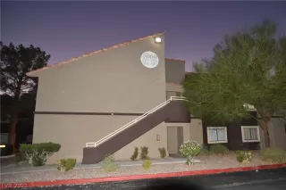 Photo #6: 2330216 Listing 