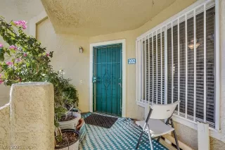 Photo #1: 2330221 Listing