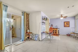 Photo #4: 2330221 Listing