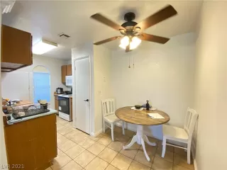 Photo #4: 2330227 Listing