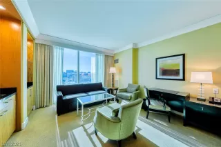 Photo #4: 2330233 Listing 