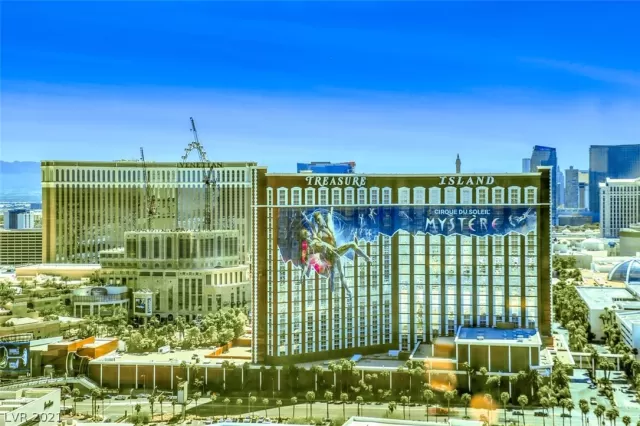 MLS: 2330234 Condo For Sale