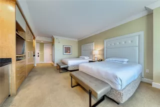 Photo #4: 2330234 Listing