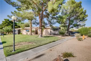 Photo #2: 2330267 Listing