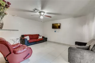 Photo #4: 2330267 Listing