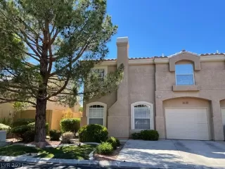 Photo #5: 2330277 Listing