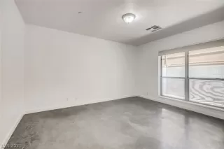 Photo #2: 2330296 Listing