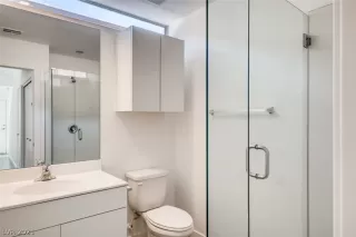 Photo #3: 2330296 Listing