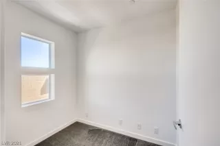 Photo #4: 2330296 Listing