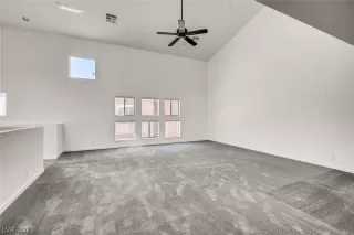 Photo #5: 2330296 Listing