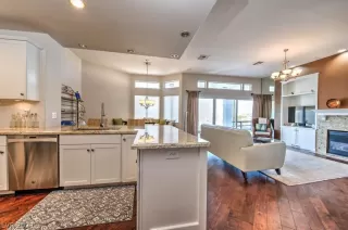 Photo #4: 2330314 Listing