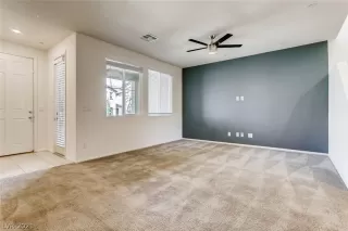 Photo #4: 2330326 Listing