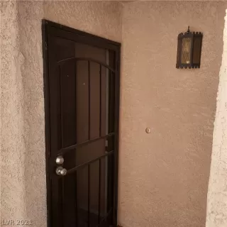 Photo #4: 2330331 Listing