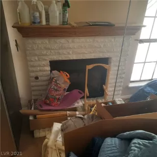 Photo #5: 2330331 Listing