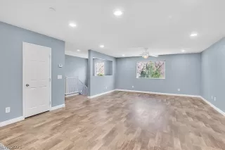 Photo #6: 2330333 Listing 