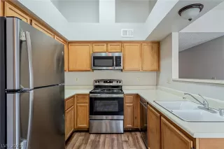 Photo #3: 2330344 Listing