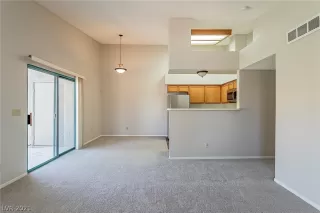 Photo #6: 2330344 Listing