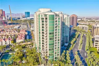 Photo #3: 2330354 Listing