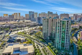 Photo #5: 2330354 Listing