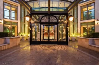 Photo #6: 2330354 Listing