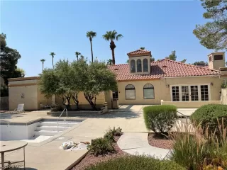 Photo #3: 2330372 Listing 