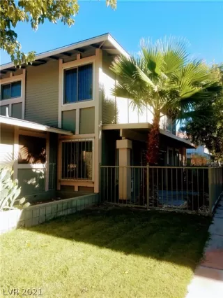 Photo #1: 2330374 Listing 