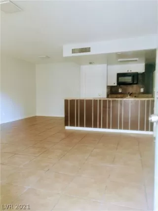 Photo #4: 2330374 Listing 