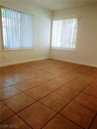 Photo #6: 2330374 Listing 