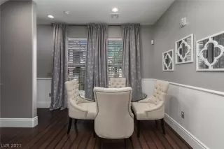 Photo #3: 2330378 Listing