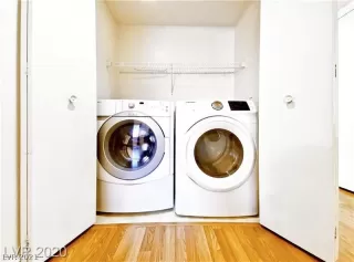 Photo #6: 2330387 Listing