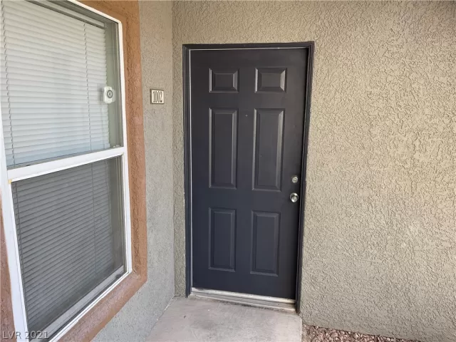 MLS: 2330408 Condo For Sale