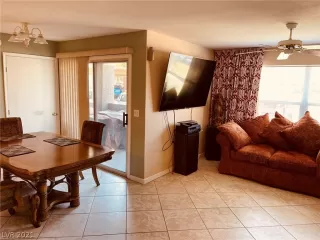 Photo #3: 2330408 Listing