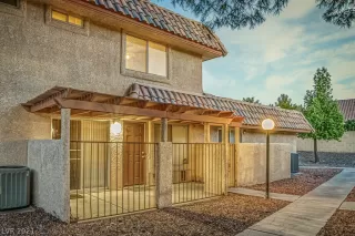 Photo #1: 2330419 Listing